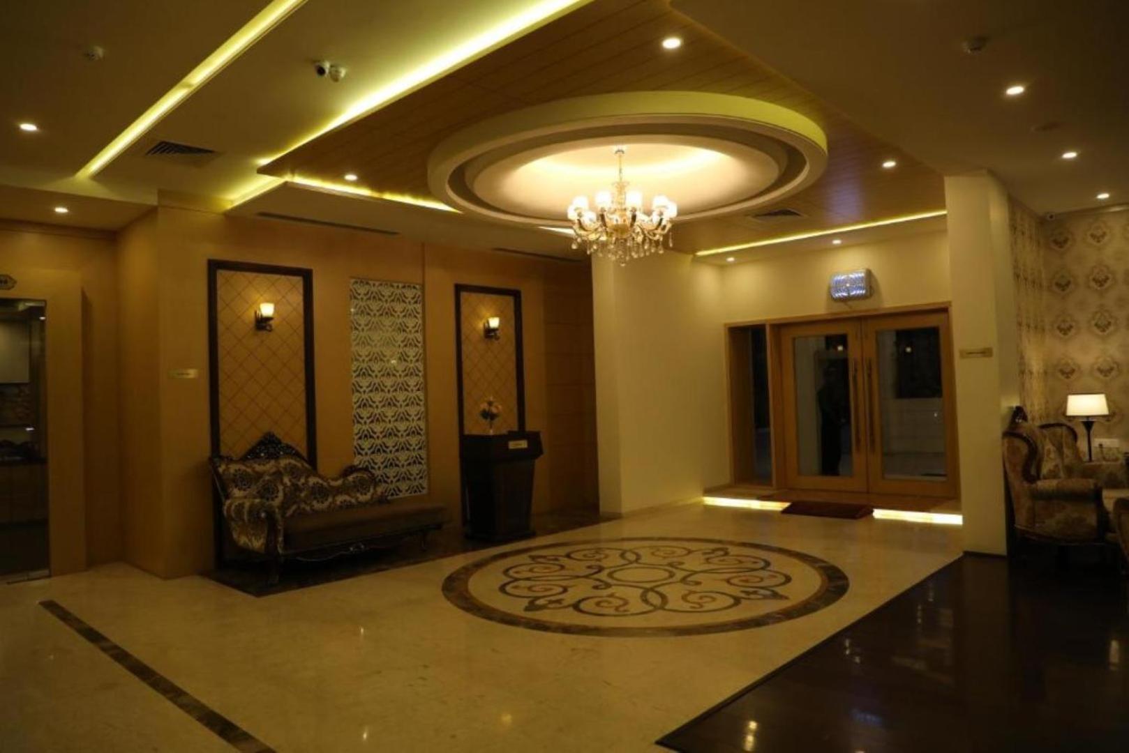 Hotel Roma Kristo Dwarka  Ngoại thất bức ảnh