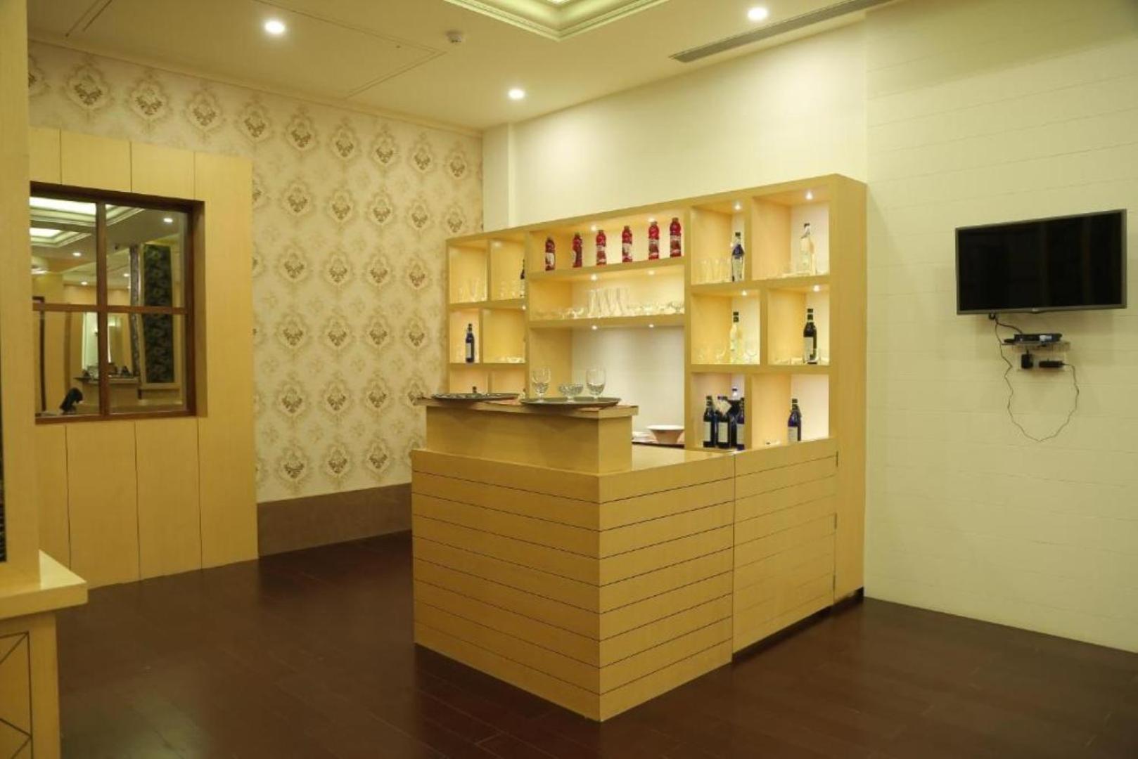 Hotel Roma Kristo Dwarka  Ngoại thất bức ảnh