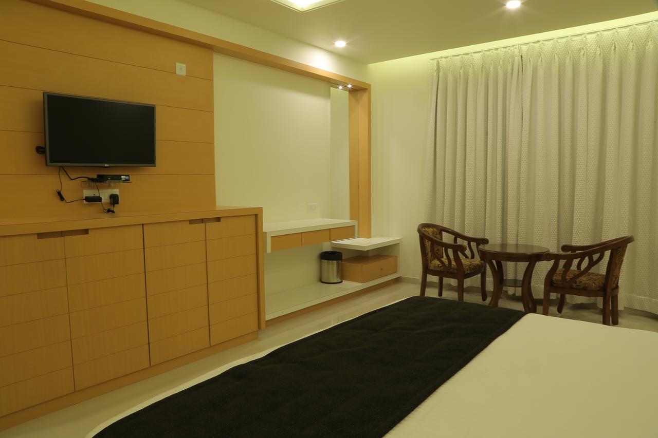 Hotel Roma Kristo Dwarka  Ngoại thất bức ảnh