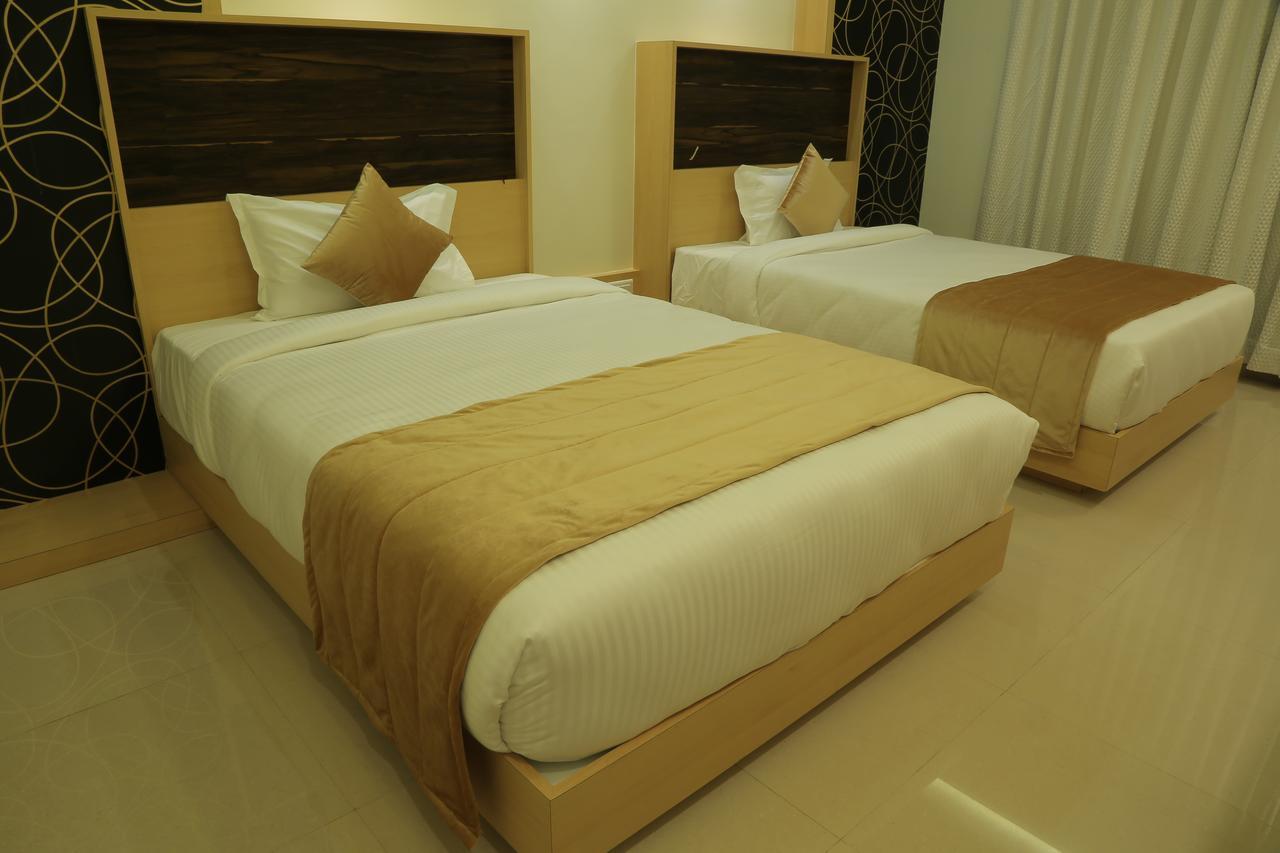 Hotel Roma Kristo Dwarka  Ngoại thất bức ảnh