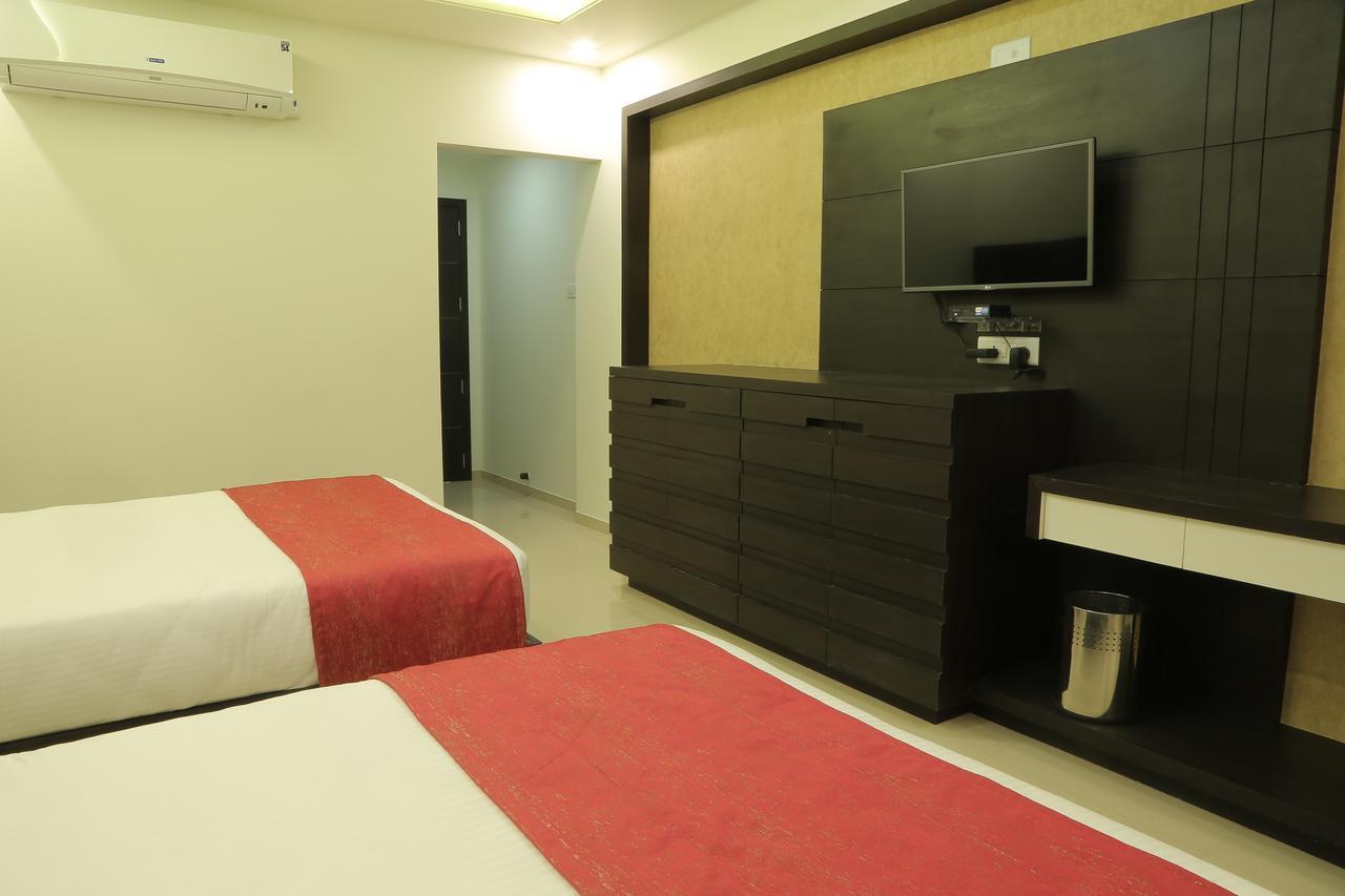 Hotel Roma Kristo Dwarka  Ngoại thất bức ảnh