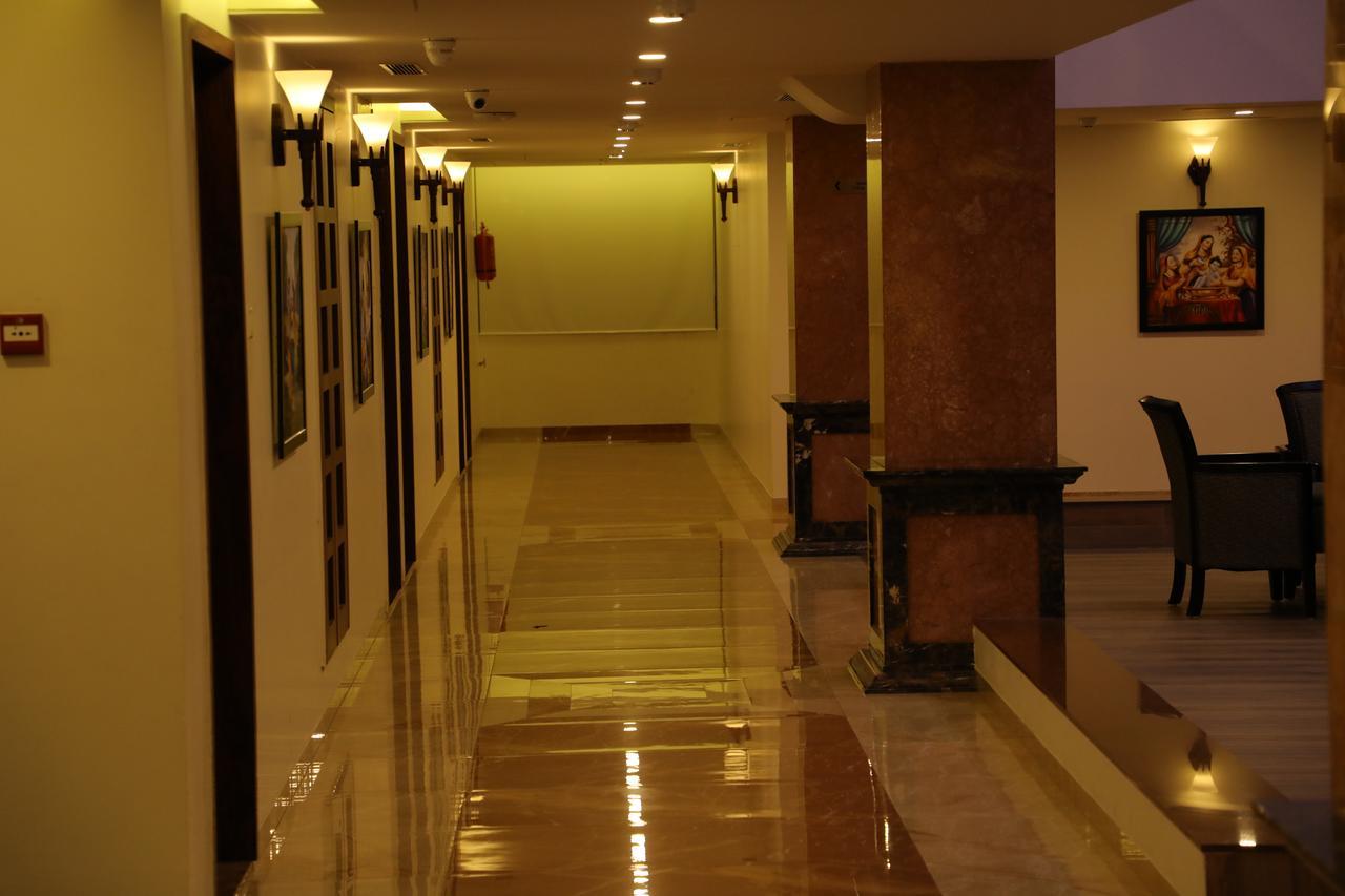 Hotel Roma Kristo Dwarka  Ngoại thất bức ảnh